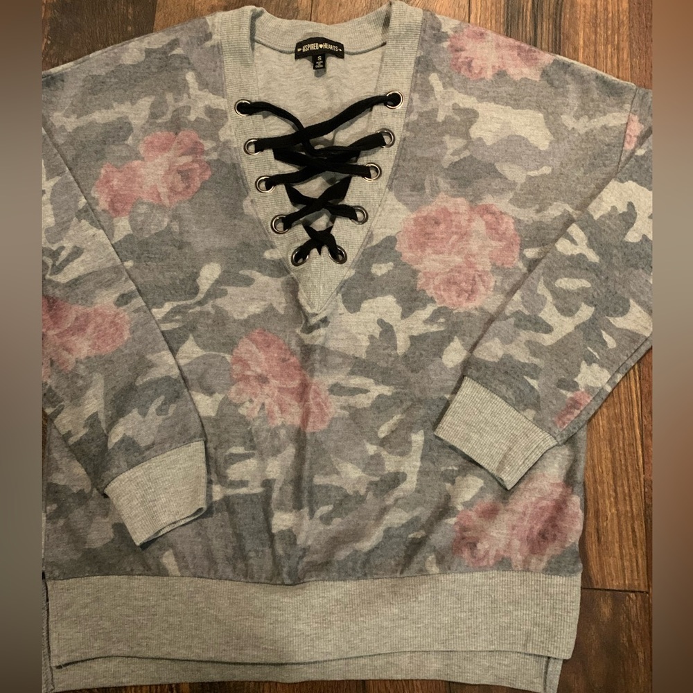Ladies long sleeve top